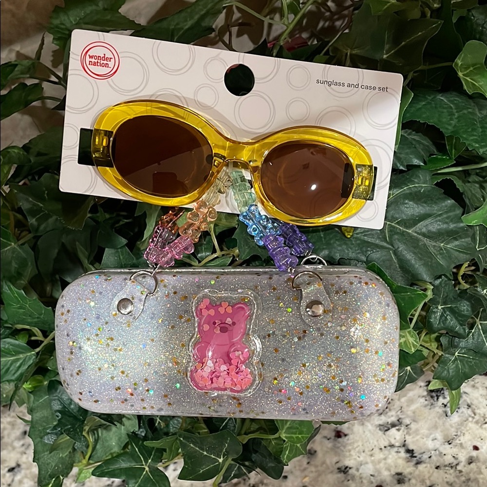 💗 NWT Pink Glitter CareBear Kids Sunglasses +fancy case Wonder Nation Brand New